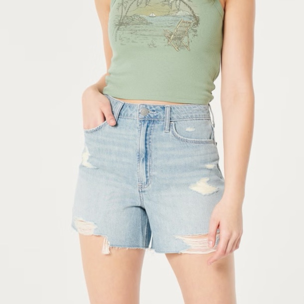 Hollister Jean Shorts NWT size 4